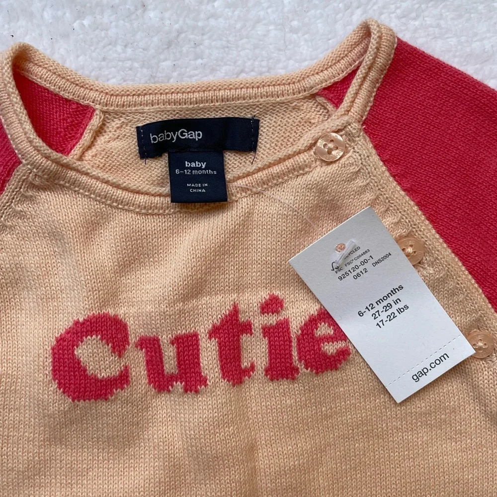 Gap Baby Girl knitted Jumpsuit size 6-12 months